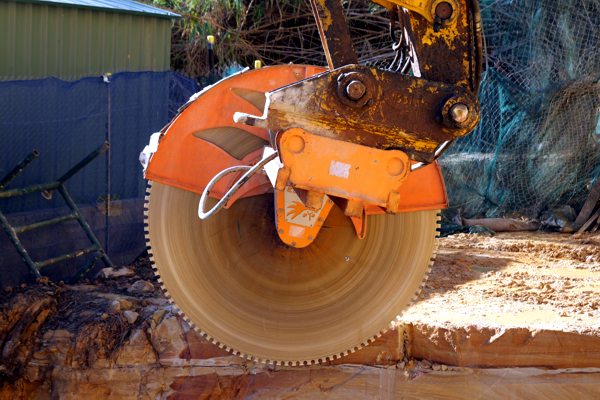 A D4 diamond rocksaw with 1800mm blade.